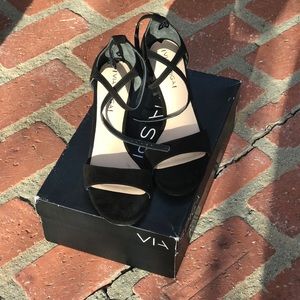 VÍA SPIGA vero cuoio BLACK SUEDE ANKLE STRAP heels-original box included. Sz 9.5